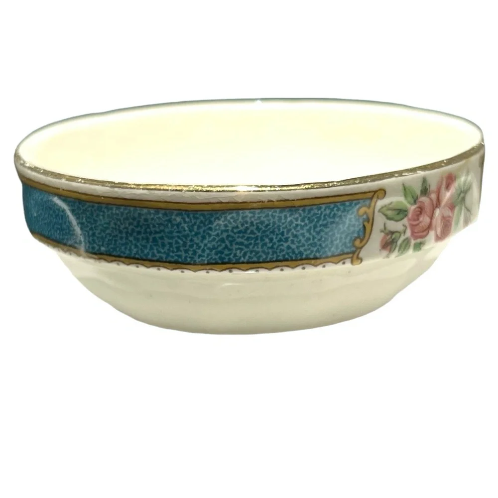 VINTAGE EMPIRE ENGLAND CUMBERLAND HOTEL WHITE, GOLD, BLUE & FLORAL CHINA ASHTRAY